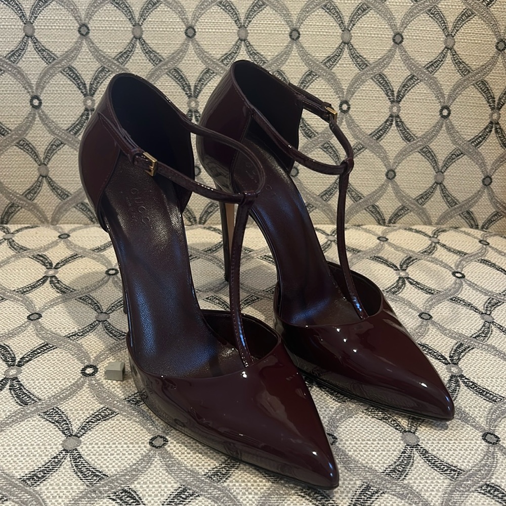 Gucci T-Strap patent leather burgundy high heels